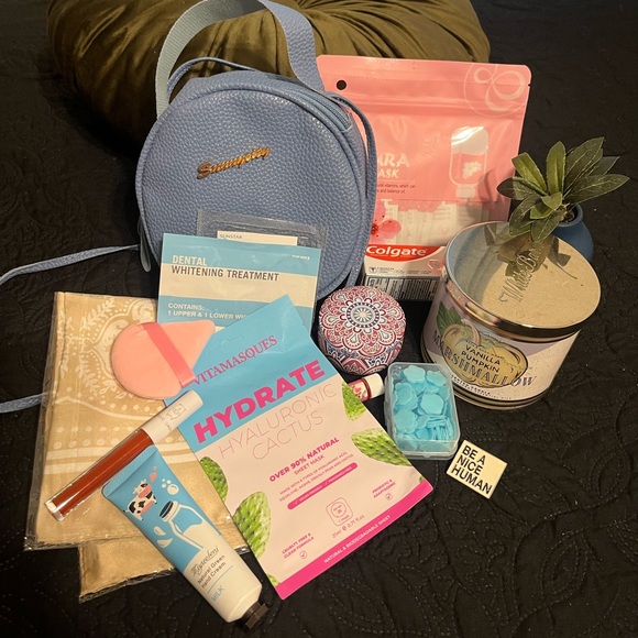 5+ Piece MYSTERY BAG - Picture 7 of 15